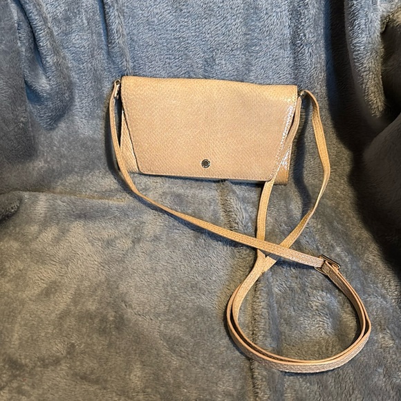 Danier Handbags - Danier Leather cream/beige purse